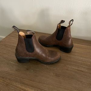 Blundstone Women’s originals. Brown.